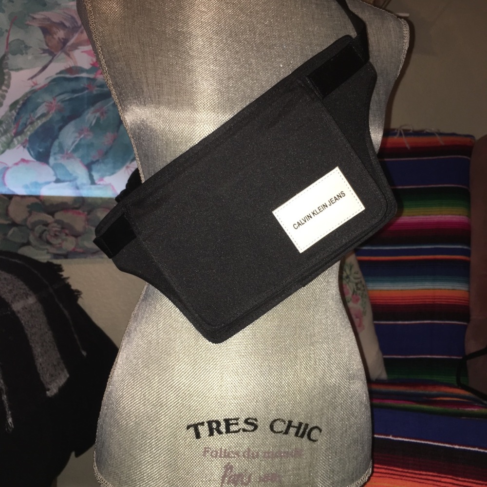 NWT! Calvin Klein Jeans belt bag